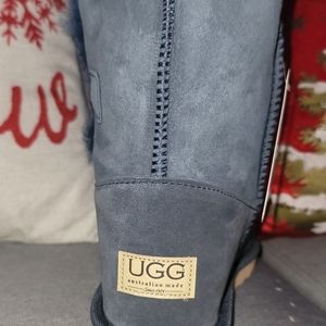 Selling these beauties! Brand new UGGS directly from Australia.